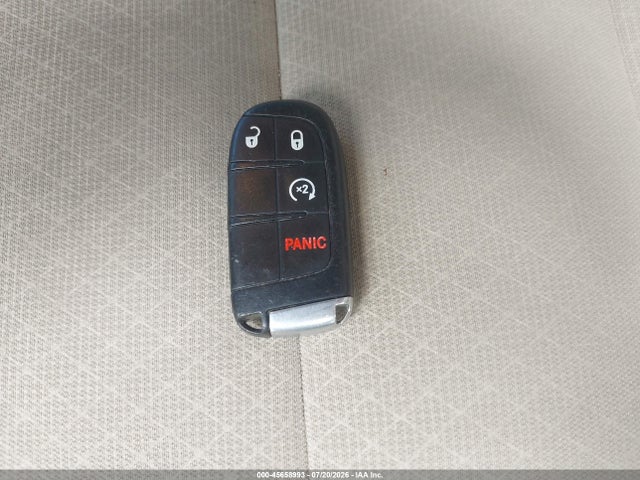 1C4RJFAG7JC381431 Jeep Grand Cherokee Laredo E 4x4