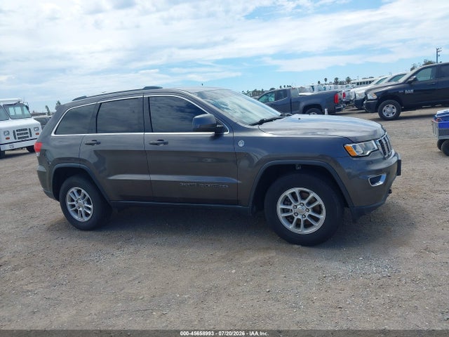 1C4RJFAG7JC381431 Jeep Grand Cherokee Laredo E 4x4