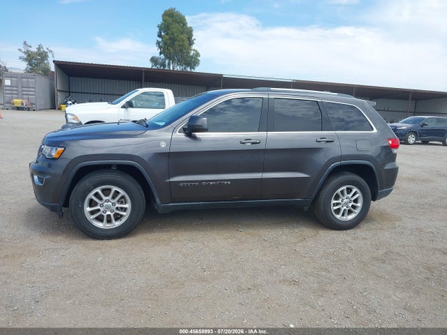 1C4RJFAG7JC381431 Jeep Grand Cherokee Laredo E 4x4
