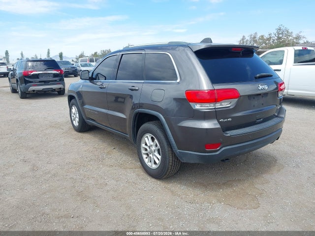 1C4RJFAG7JC381431 Jeep Grand Cherokee Laredo E 4x4