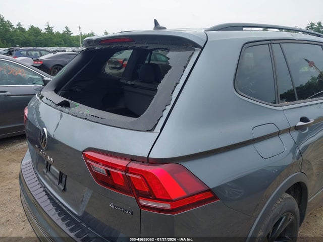 Продаж на аукціоні авто 2024 Volkswagen Tiguan 2.0t Se R-line Black, vin: 3VV8B7AX7RM216666, номер лоту: 45659062