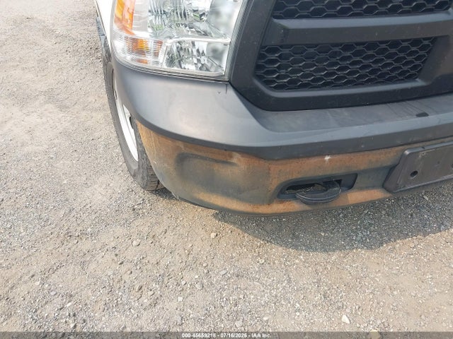 1C6RR7FG4NS172626 RAM 1500 Classic Tradesman 4x4 6&#039;4 Box