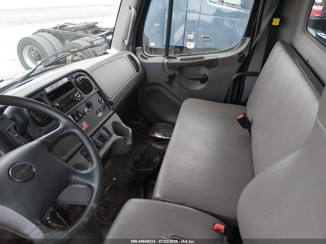 45659322 :رقم المزاد ، 1FVACWFC0KHKS6645 vin ، 2019 Freightliner M2 106 مزاد بيع