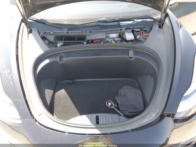 2018 Tesla Model 3 Long Range/mid Range მანქანა იყიდება აუქციონზე, vin: 5YJ3E1EA2JF044946, აუქციონის ნომერი: 45659406