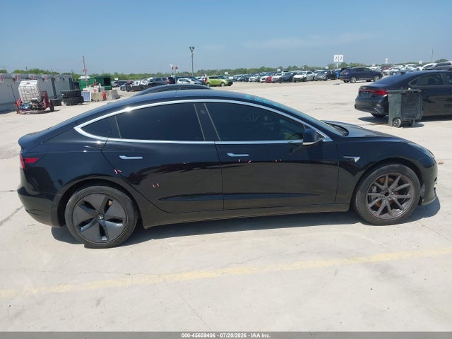 2018 Tesla Model 3 Long Range/mid Range მანქანა იყიდება აუქციონზე, vin: 5YJ3E1EA2JF044946, აუქციონის ნომერი: 45659406
