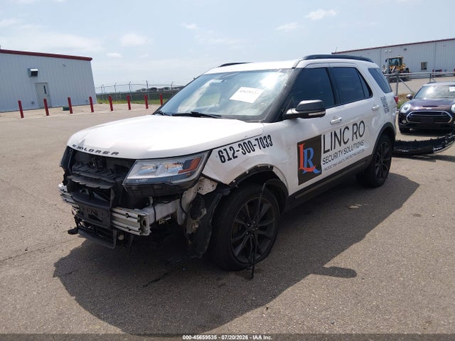 Ford EXPLORER XLT 2018 1FM5K8D85JGB09024 Image 2