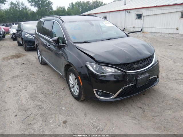 45659608 :رقم المزاد ، 2C4RC1BG4HR720031 vin ، 2017 Chrysler Pacifica Touring-l مزاد بيع