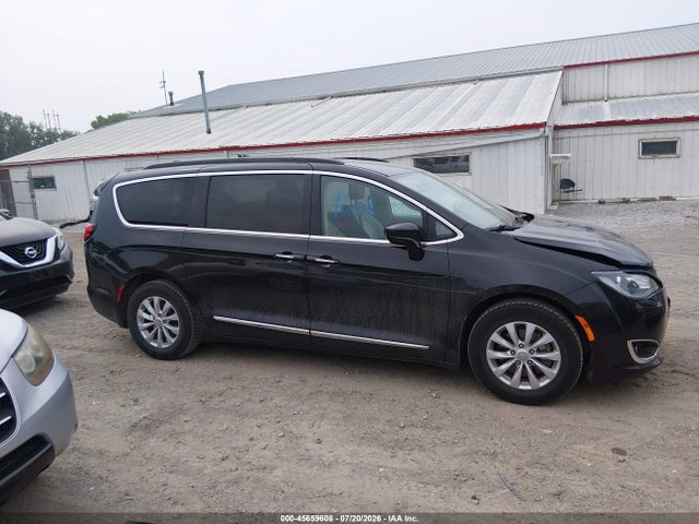 45659608 :رقم المزاد ، 2C4RC1BG4HR720031 vin ، 2017 Chrysler Pacifica Touring-l مزاد بيع