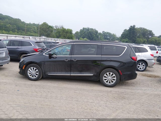 45659608 :رقم المزاد ، 2C4RC1BG4HR720031 vin ، 2017 Chrysler Pacifica Touring-l مزاد بيع