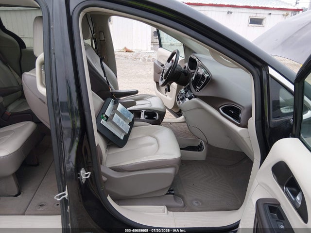 45659608 :رقم المزاد ، 2C4RC1BG4HR720031 vin ، 2017 Chrysler Pacifica Touring-l مزاد بيع
