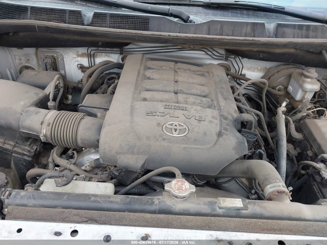 5TFRY5F17KX247488 Toyota Tundra Sr5 5.7l V8