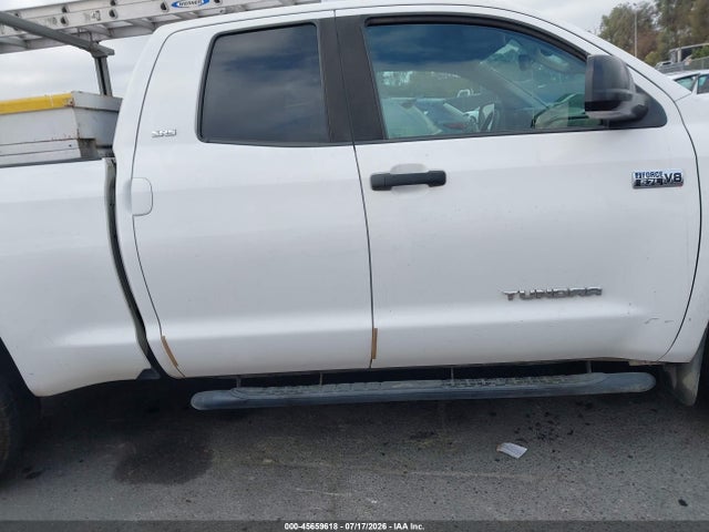 5TFRY5F17KX247488 Toyota Tundra Sr5 5.7l V8
