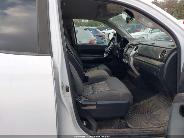 5TFRY5F17KX247488 Toyota Tundra Sr5 5.7l V8