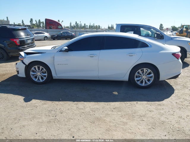 1G1ZD5ST3NF139391 Chevrolet Malibu Fwd Lt