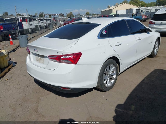 1G1ZD5ST3NF139391 Chevrolet Malibu Fwd Lt