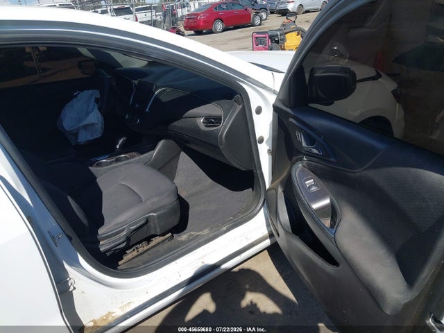 1G1ZD5ST3NF139391 Chevrolet Malibu Fwd Lt