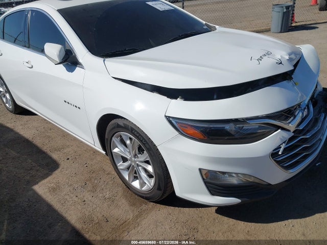 1G1ZD5ST3NF139391 Chevrolet Malibu Fwd Lt