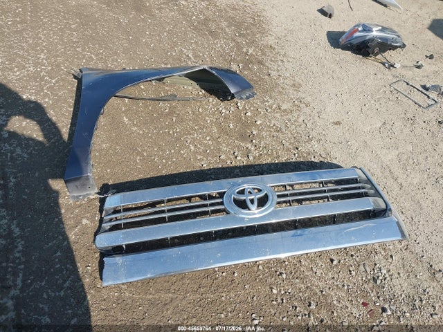 5TFDY5F13HX657031 Toyota Tundra Sr5 5.7l V8