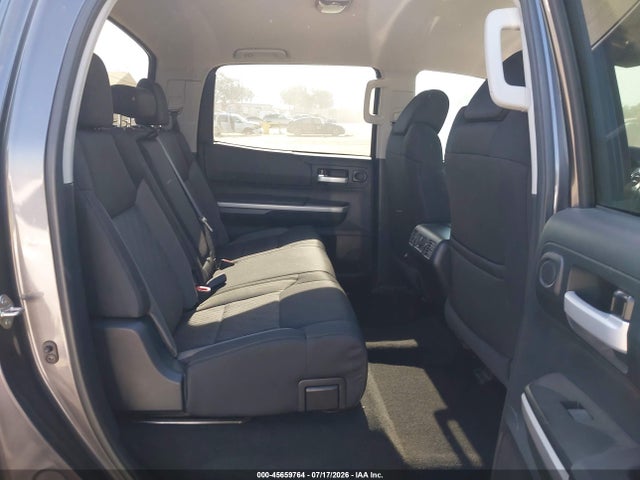 5TFDY5F13HX657031 Toyota Tundra Sr5 5.7l V8