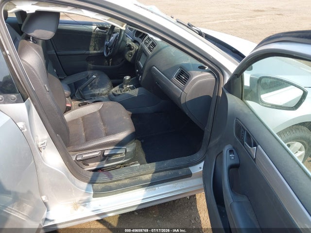 3VWD67AJ5GM350681 Volkswagen Jetta 1.4t Se