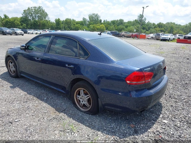 2014 Volkswagen Passat 1.8t S მანქანა იყიდება აუქციონზე, vin: 1VWAS7A30EC042185, აუქციონის ნომერი: 45659792