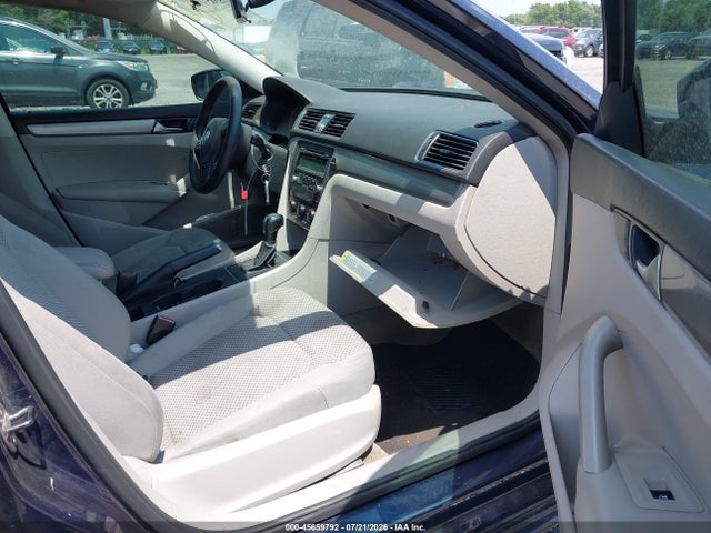 2014 Volkswagen Passat 1.8t S მანქანა იყიდება აუქციონზე, vin: 1VWAS7A30EC042185, აუქციონის ნომერი: 45659792