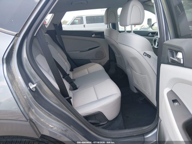 Hyundai TUCSON SE 2018 KM8J2CA45JU655116 Image 8