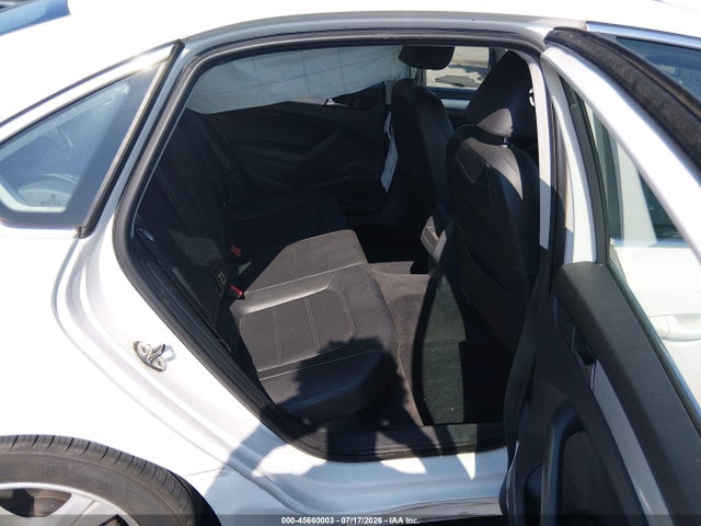 Продажа на аукционе авто 2012 Volkswagen Passat 2.5l Se, vin: 1VWBP7A31CC040786, номер лота: 45660003