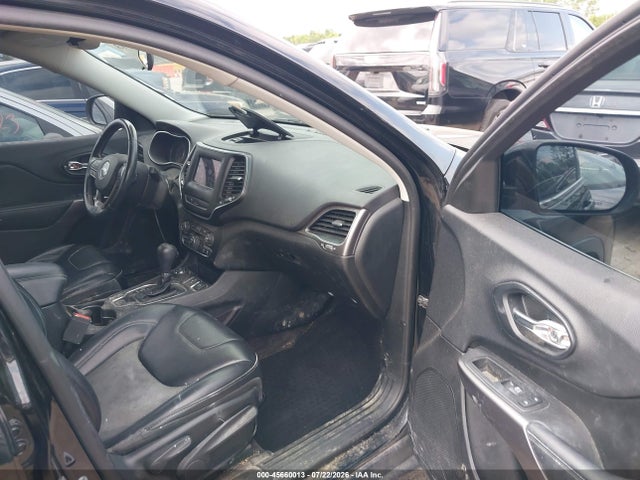 45660013 :رقم المزاد ، 1C4PJMLB1KD136195 vin ، 2019 Jeep Cherokee Latitude Plus 4x4 مزاد بيع