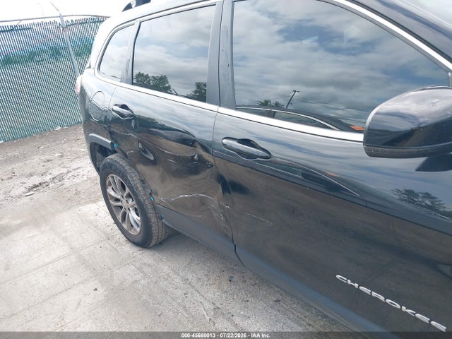 45660013 :رقم المزاد ، 1C4PJMLB1KD136195 vin ، 2019 Jeep Cherokee Latitude Plus 4x4 مزاد بيع