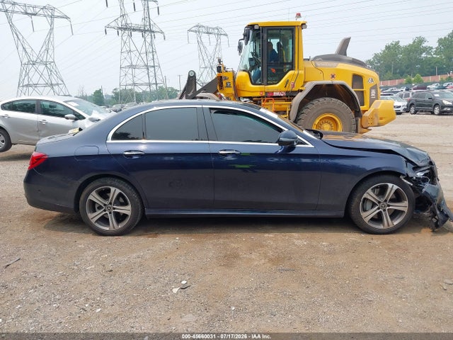 2017 Mercedes-benz E 300 4matic მანქანა იყიდება აუქციონზე, vin: WDDZF4KB8HA238850, აუქციონის ნომერი: 45660031