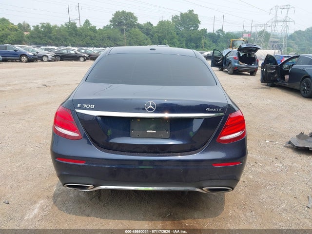 2017 Mercedes-benz E 300 4matic მანქანა იყიდება აუქციონზე, vin: WDDZF4KB8HA238850, აუქციონის ნომერი: 45660031