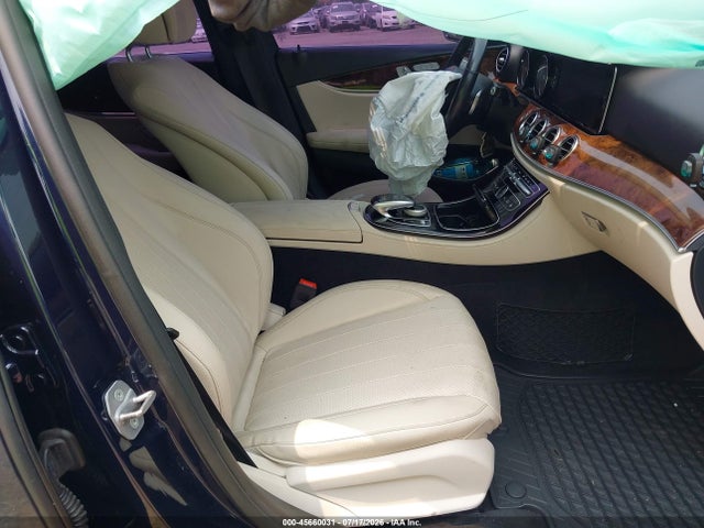 2017 Mercedes-benz E 300 4matic მანქანა იყიდება აუქციონზე, vin: WDDZF4KB8HA238850, აუქციონის ნომერი: 45660031