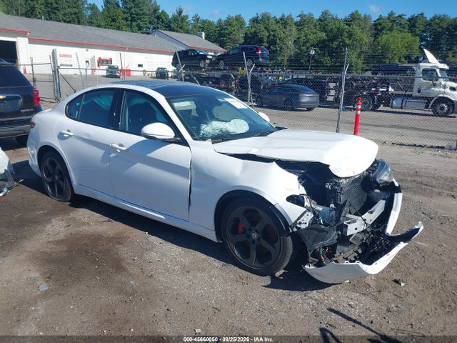 Продаж на аукціоні авто 2017 Alfa Romeo Giulia Awd, vin: ZARFAEDN4H7551177, номер лоту: 45660050