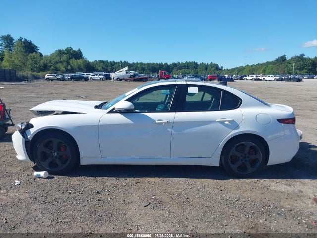 Продаж на аукціоні авто 2017 Alfa Romeo Giulia Awd, vin: ZARFAEDN4H7551177, номер лоту: 45660050