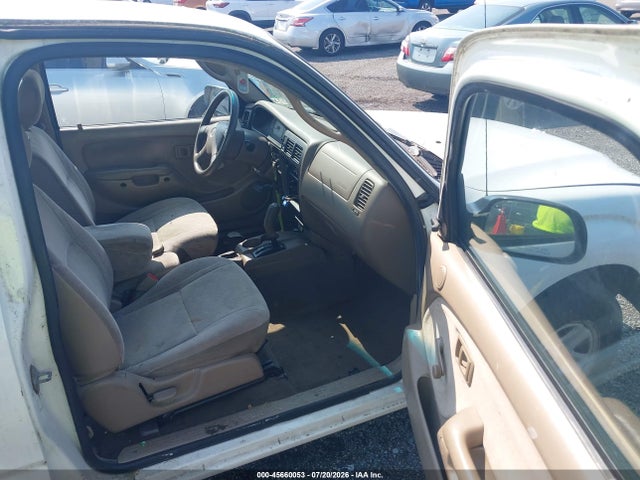 45660053 :رقم المزاد ، 5TEVL52N23Z152000 vin ، 2003 Toyota Tacoma مزاد بيع