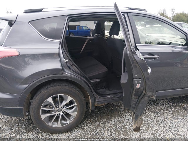 JTMRJREV2JD213989 Toyota Rav4 Hybrid Xle