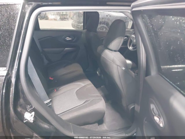 45660163 :رقم المزاد ، 1C4PJMCB3KD210538 vin ، 2019 Jeep Cherokee Latitude 4x4 مزاد بيع