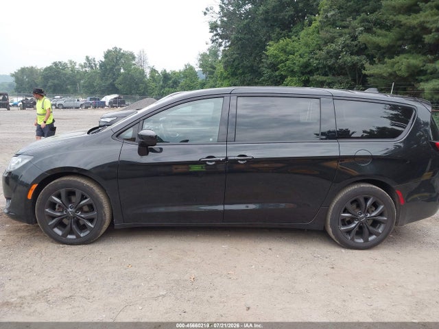 Aukcja sprzedaży 2018 Chrysler Pacifica Touring Plus, vin: 2C4RC1FG4JR272812, numer aukcji: 45660219