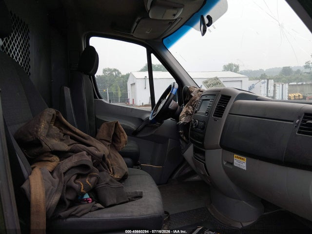 45660294 :رقم المزاد ، WD3PE7DC0E5902665 vin ، 2014 Mercedes-benz Sprinter 2500 Normal Roof مزاد بيع