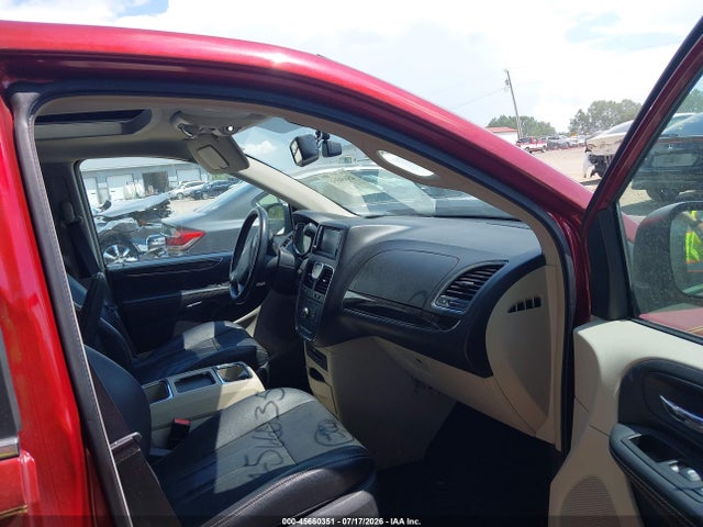 45660351 :رقم المزاد ، 2C4RC1CG9GR302979 vin ، 2016 Chrysler Town & Country Touring-l Anniversary Edition مزاد بيع