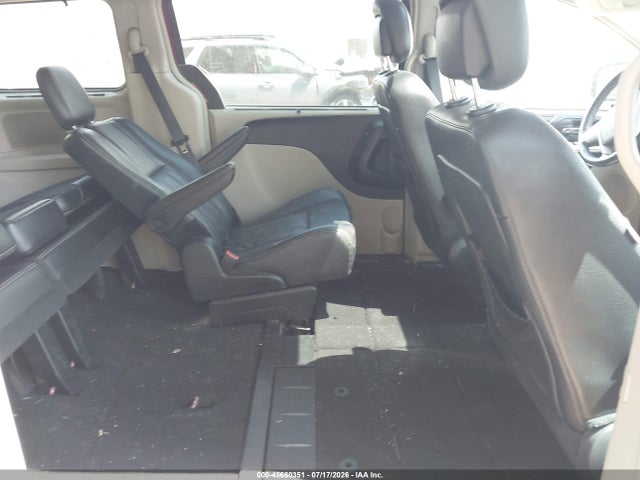 45660351 :رقم المزاد ، 2C4RC1CG9GR302979 vin ، 2016 Chrysler Town & Country Touring-l Anniversary Edition مزاد بيع