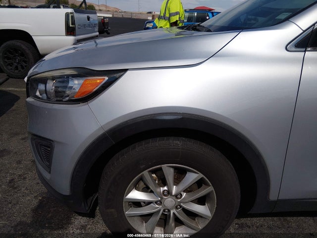 KIA Sorento 3.3l Lx 2017 5XYPG4A59HG230895 Image 17
