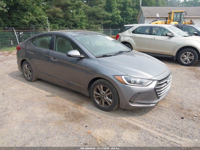 2018 5NPD84LF3JH358389 main image