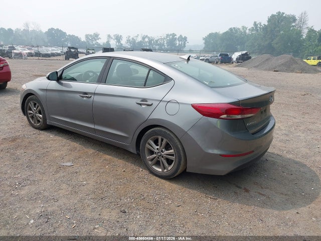 Hyundai Elantra Value Edition 2018 5NPD84LF3JH358389 Image 3
