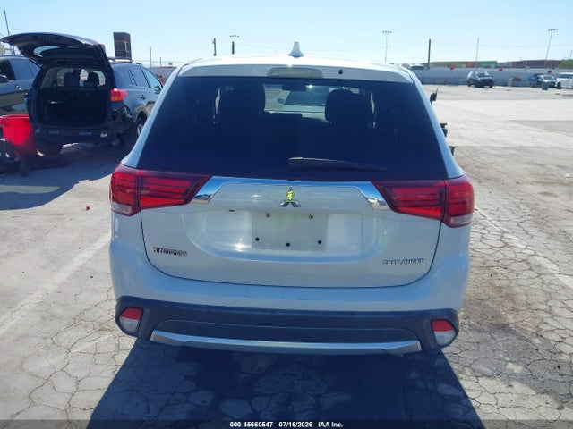 Mitsubishi Outlander Es 2017 JA4AD2A33HZ035193 Image 17