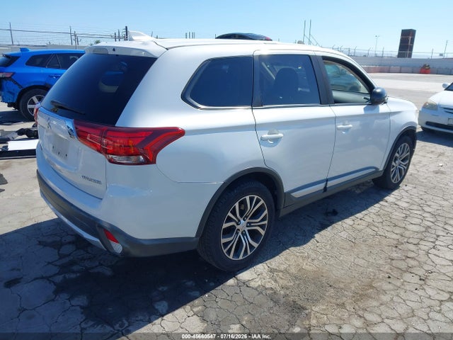 Mitsubishi Outlander Es 2017 JA4AD2A33HZ035193 Image 4