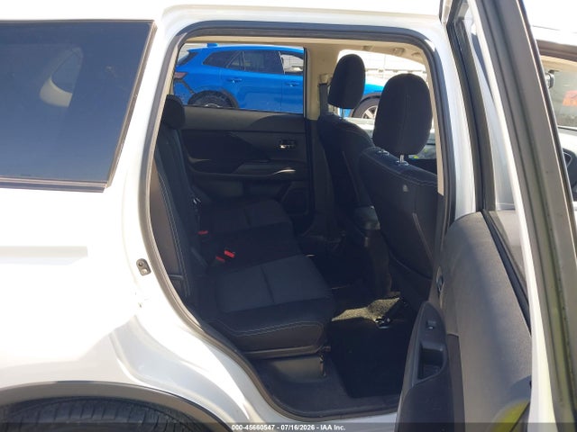 Mitsubishi Outlander Es 2017 JA4AD2A33HZ035193 Image 8
