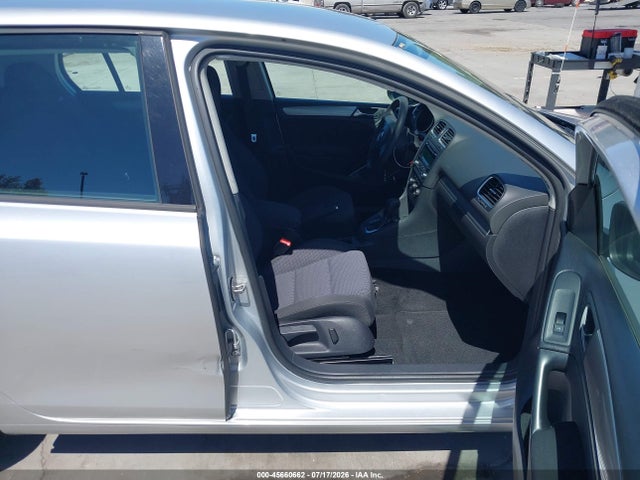 2013 Volkswagen Golf 2.5l 4-door მანქანა იყიდება აუქციონზე, vin: WVWDB7AJ2DW130506, აუქციონის ნომერი: 45660662