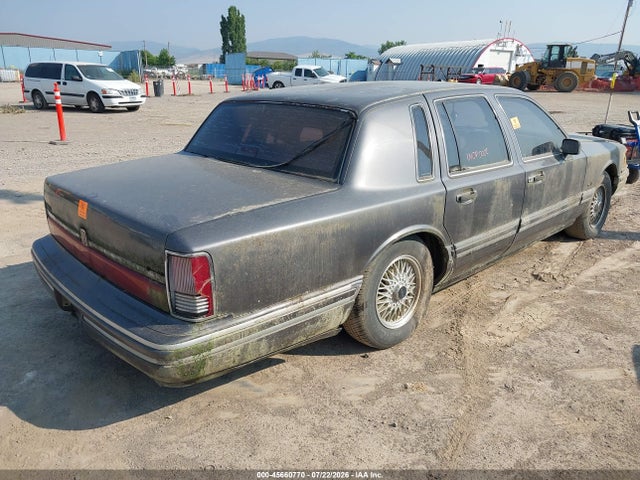 Продаж на аукціоні авто 1992 Lincoln Town Car Executive, vin: 1LNLM81W4NY638727, номер лоту: 45660770
